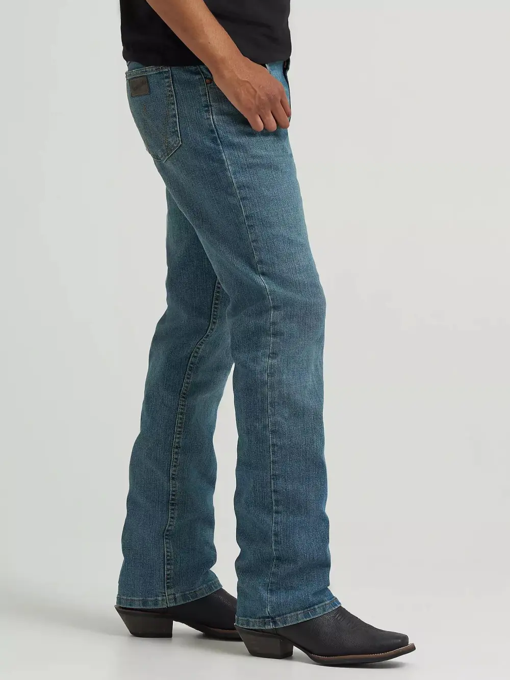 WRANGLER 20X ADVANCED COMFORT 02 COMPETITION SLIM JEAN IN ROOT BEER