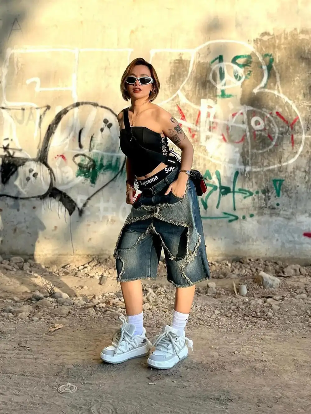 American Pentagram Tassel Patch Denim Shorts - 1681