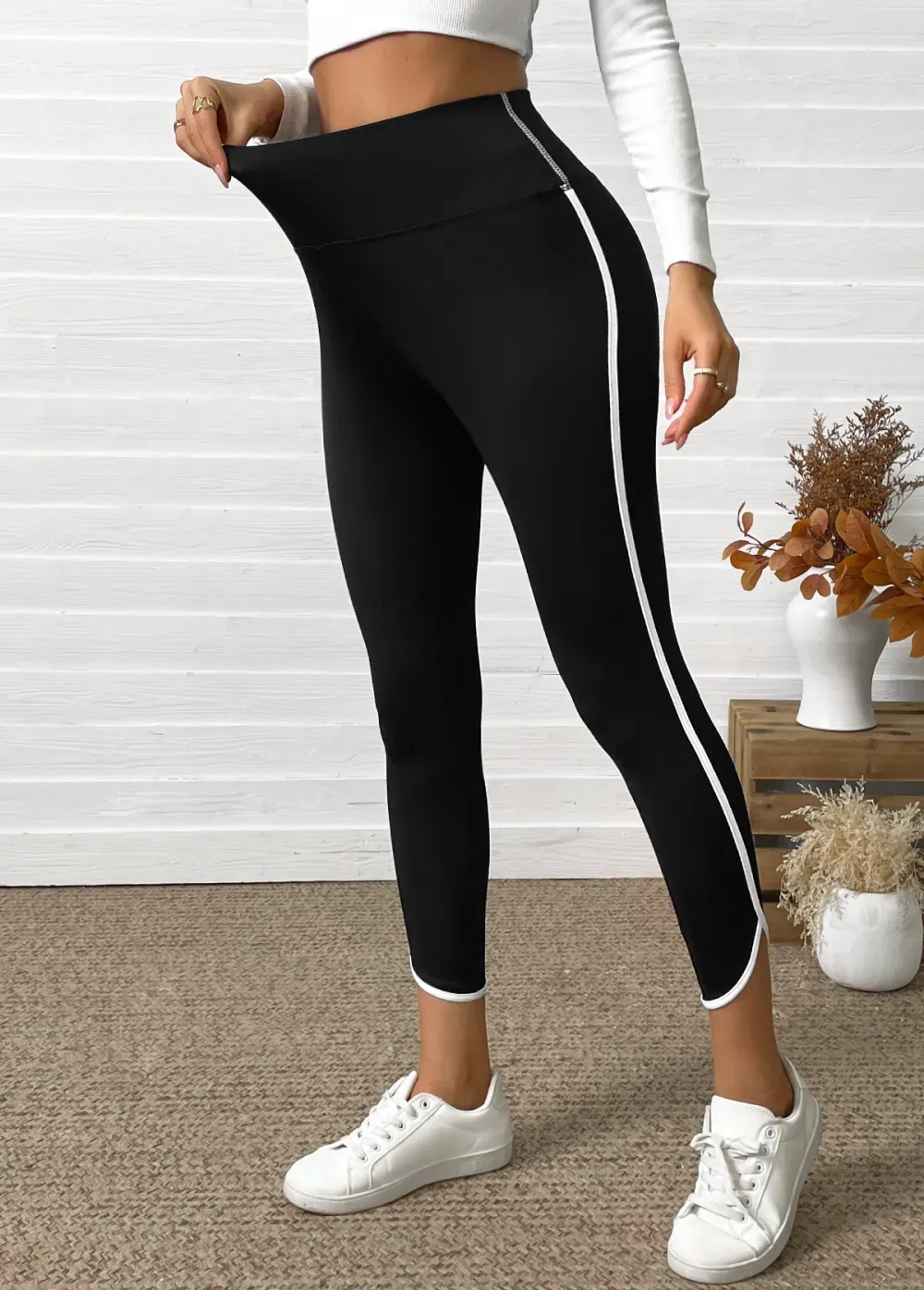 Black High Waisted Capri Elastic Waist Leggings