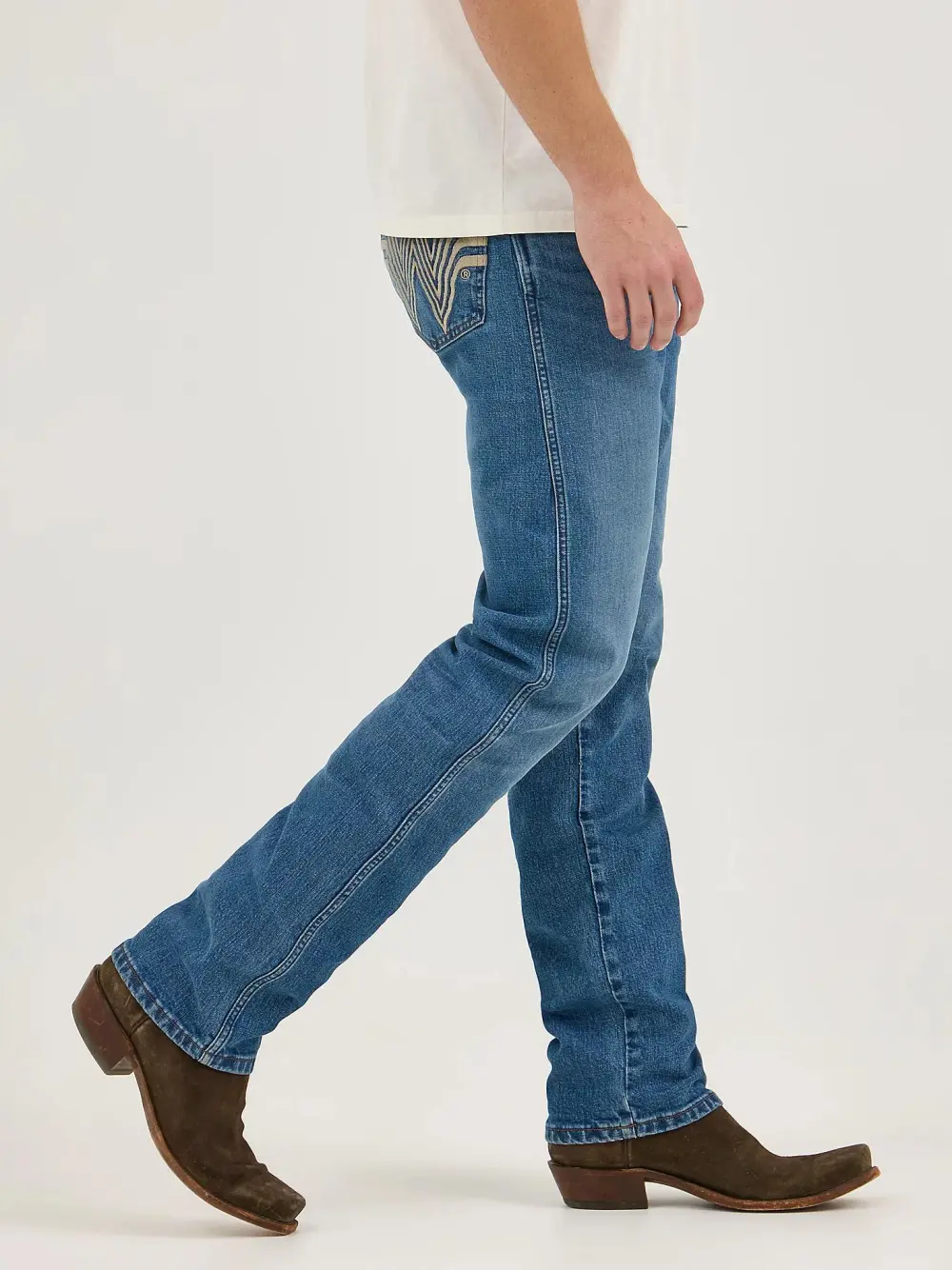 WRANGLER X WHATABURGER SLIM STRAIGHT LEG RETRO JEAN IN RODEO DUST FADE