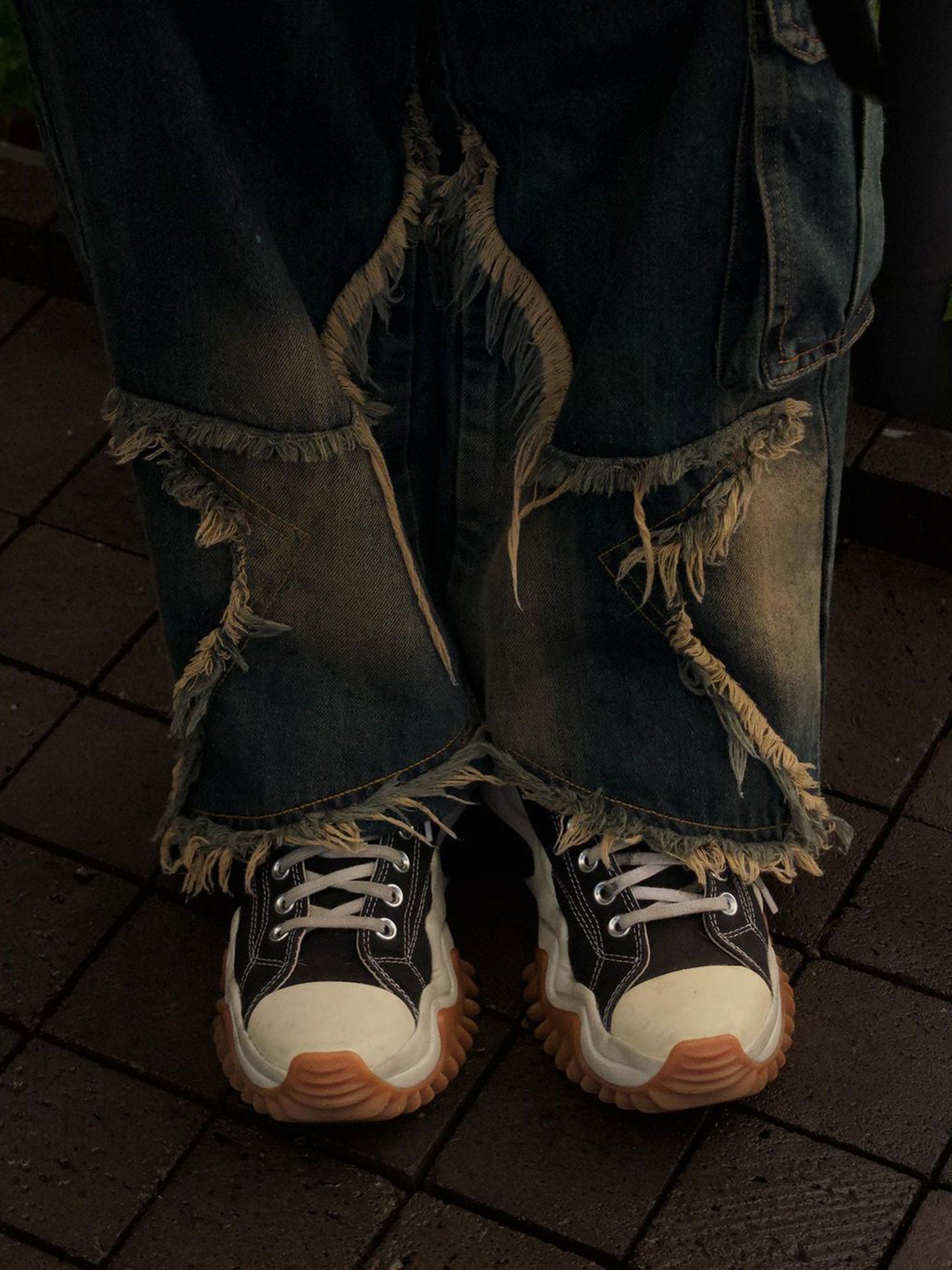Patch Embroidered Straight-leg Jeans - 1572