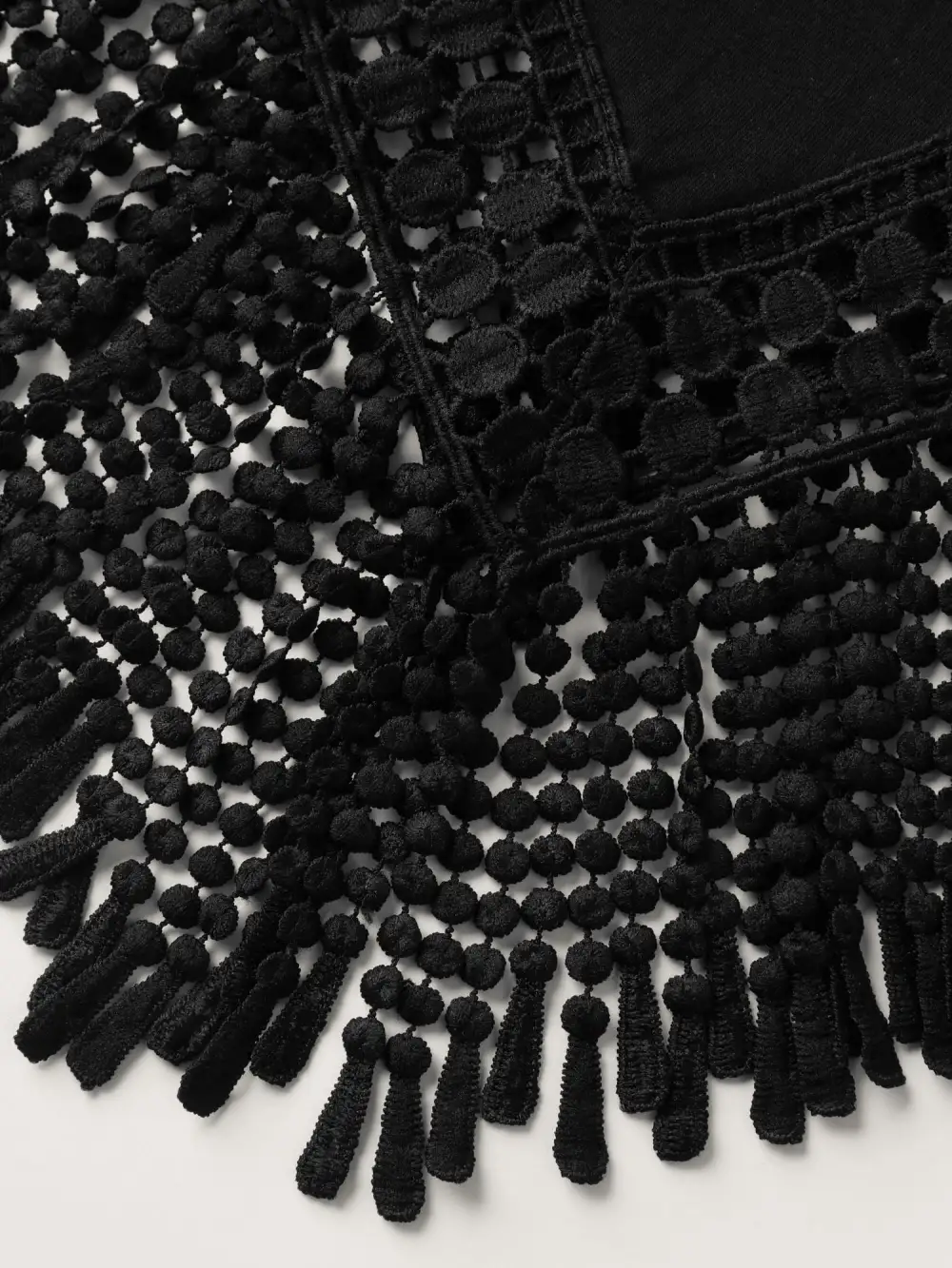 Solid Tassels Trim Pocket Asymmetrical Hem T-shirt