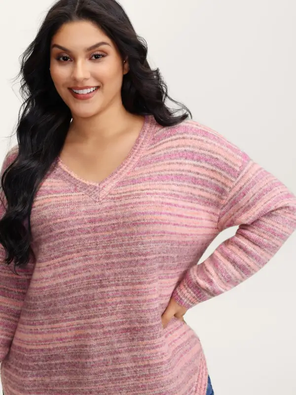 Ribbed Texture Curvy Hem V-Neck Pullover