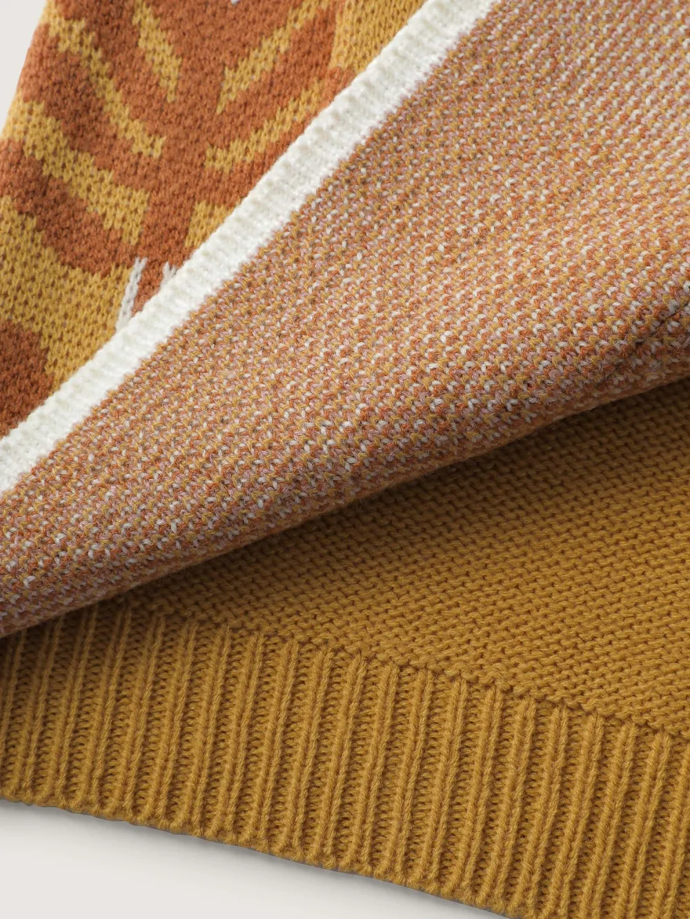 Leaf Jacquard Print Contrast Knit Cardigan