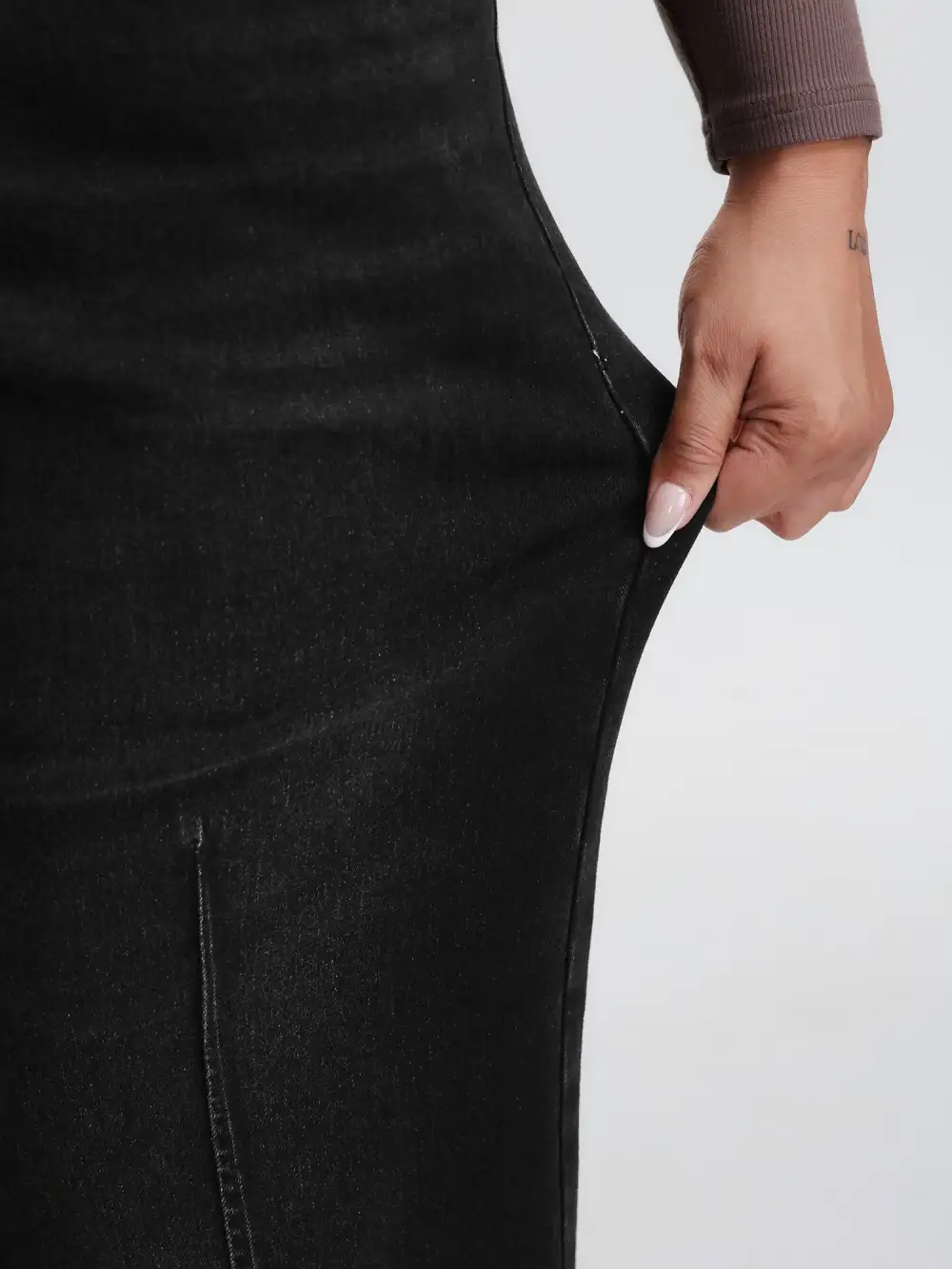 Stretchy Wide-Leg Mid-Rise Jeans