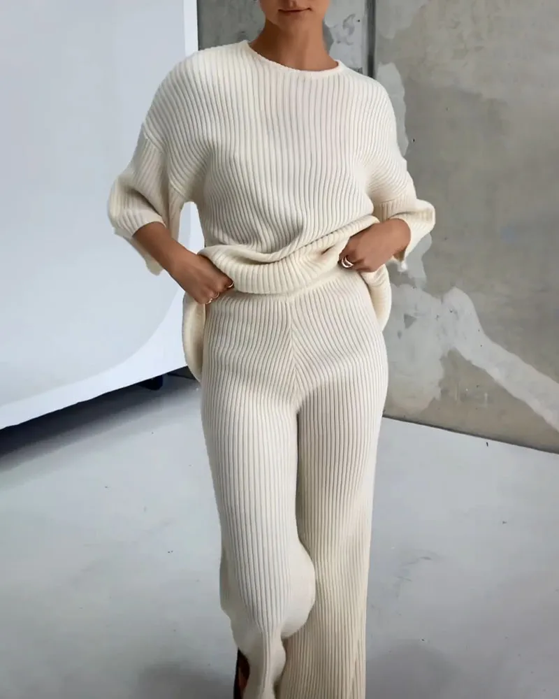 Minimalist mid-sleeved knitted two-piece set