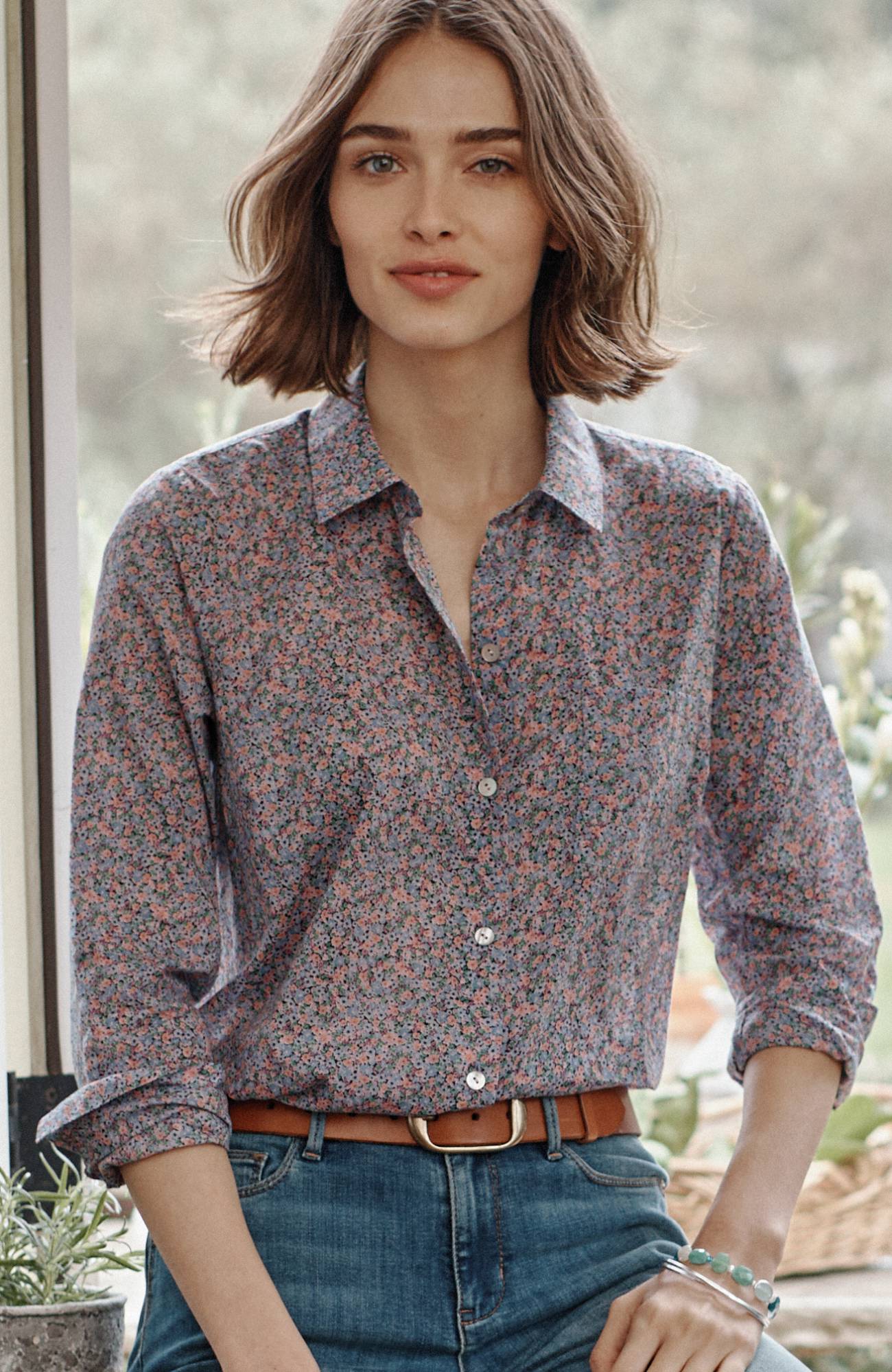 one-pocket shirred-back shirt