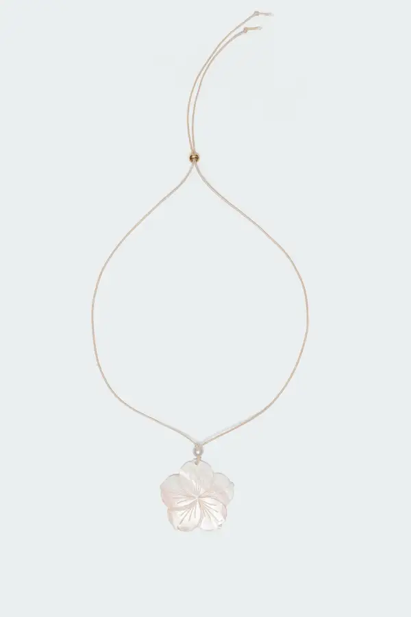 Beachy flower shell string necklace