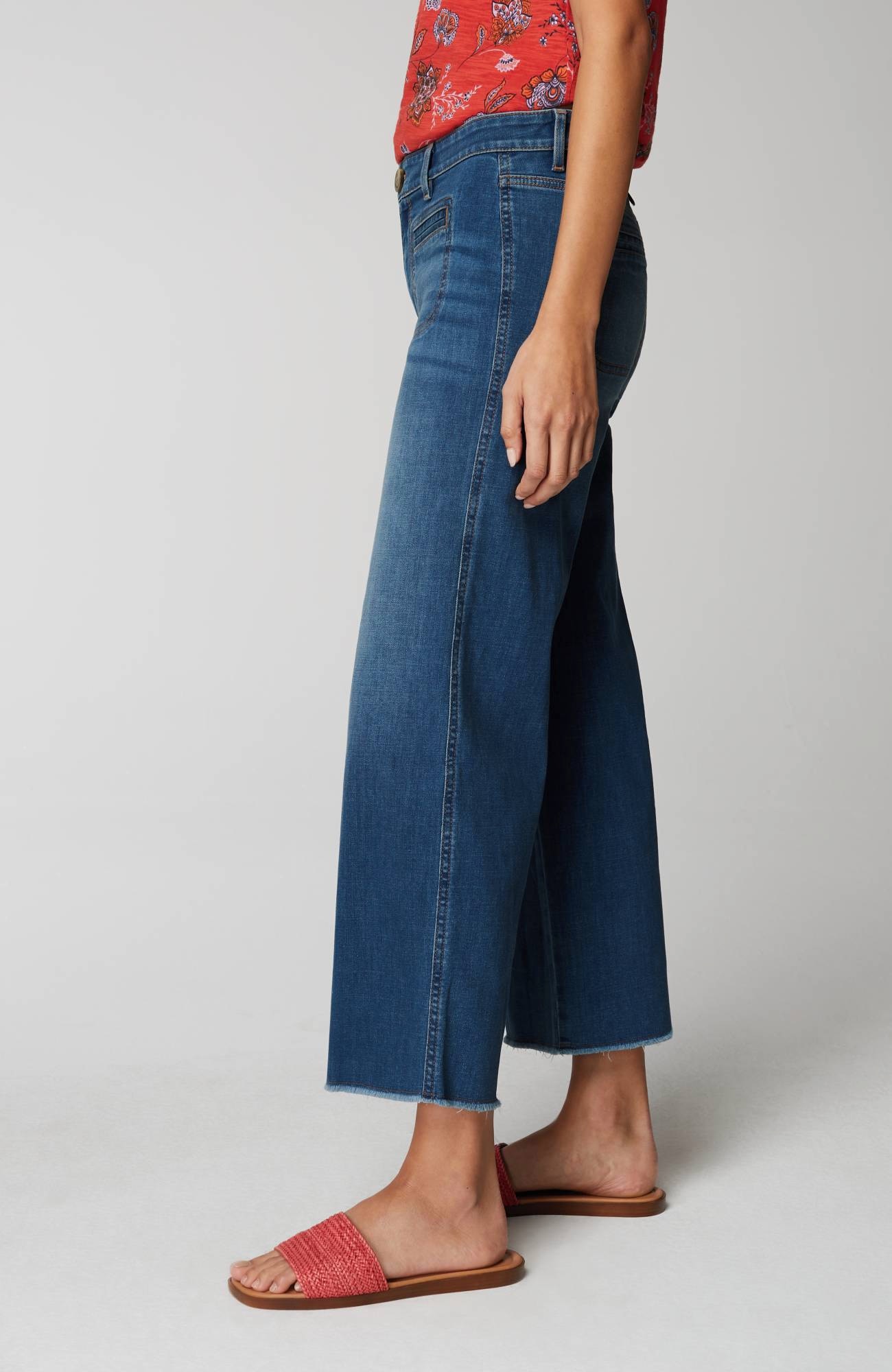 Wide-Leg Welt-Pocket Crops
