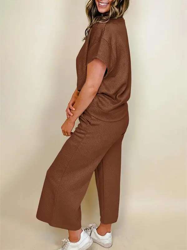 Women's 2-Piece Knit Loungewear Set – Short Sleeve Top & Cropped Wide Leg Pants