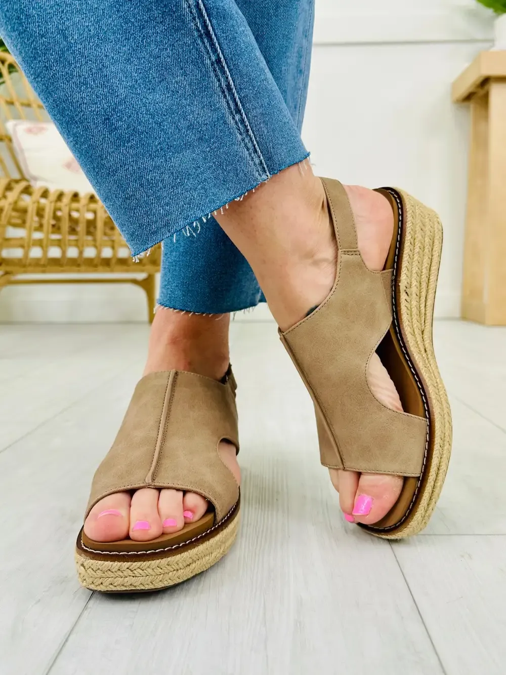 Sundrenched Steps Wedges in Taupe