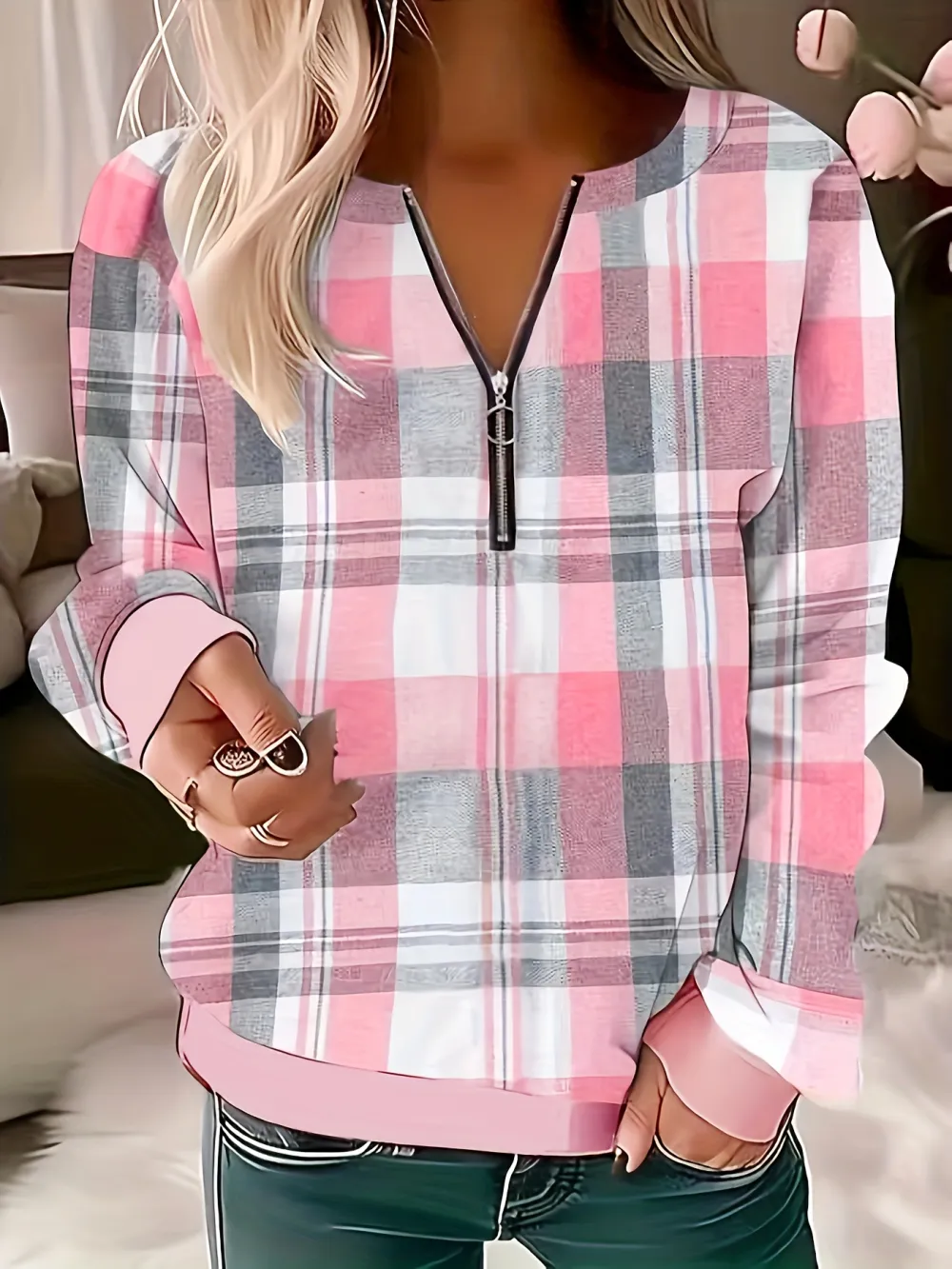 Trendy Plaid Zipper Sweatshirt - Long Sleeve Casual Pullover with Fashionable Zip Detail