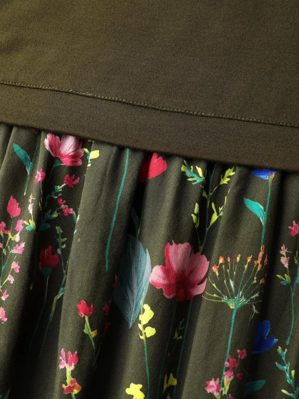 Rayon Floral Print Contrast Sweatshirt