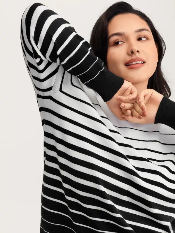 Stripes Color Contrast Round Neck Pullover