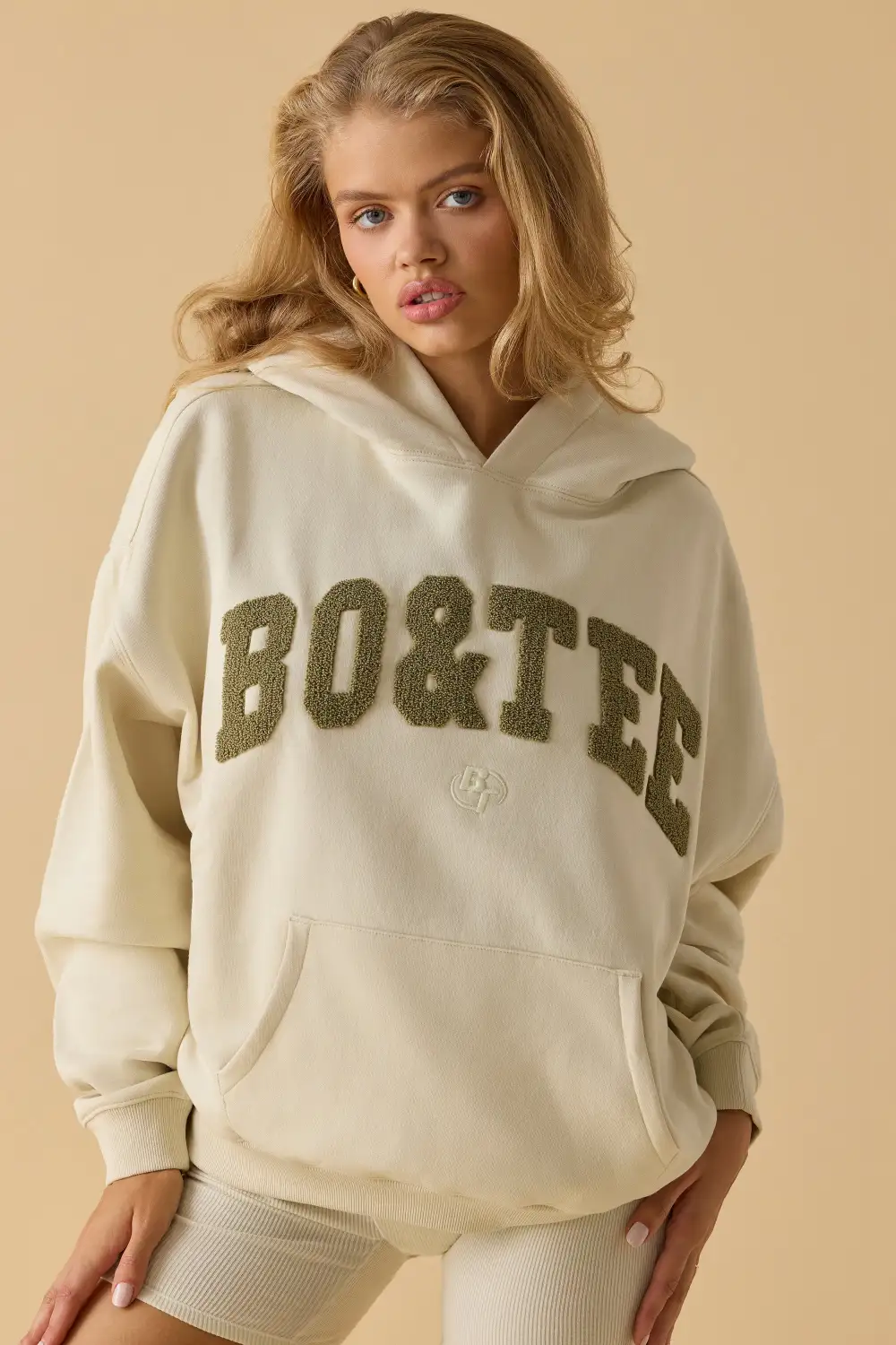 Hero - Oversized Hooded Sweatshirt in Bone