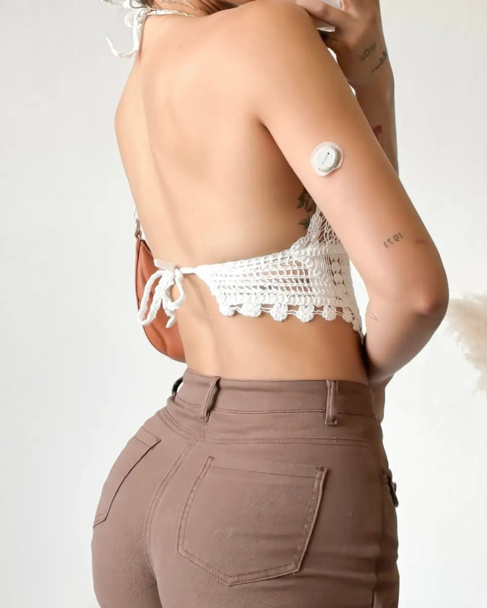 AMARI CROCHET TOP