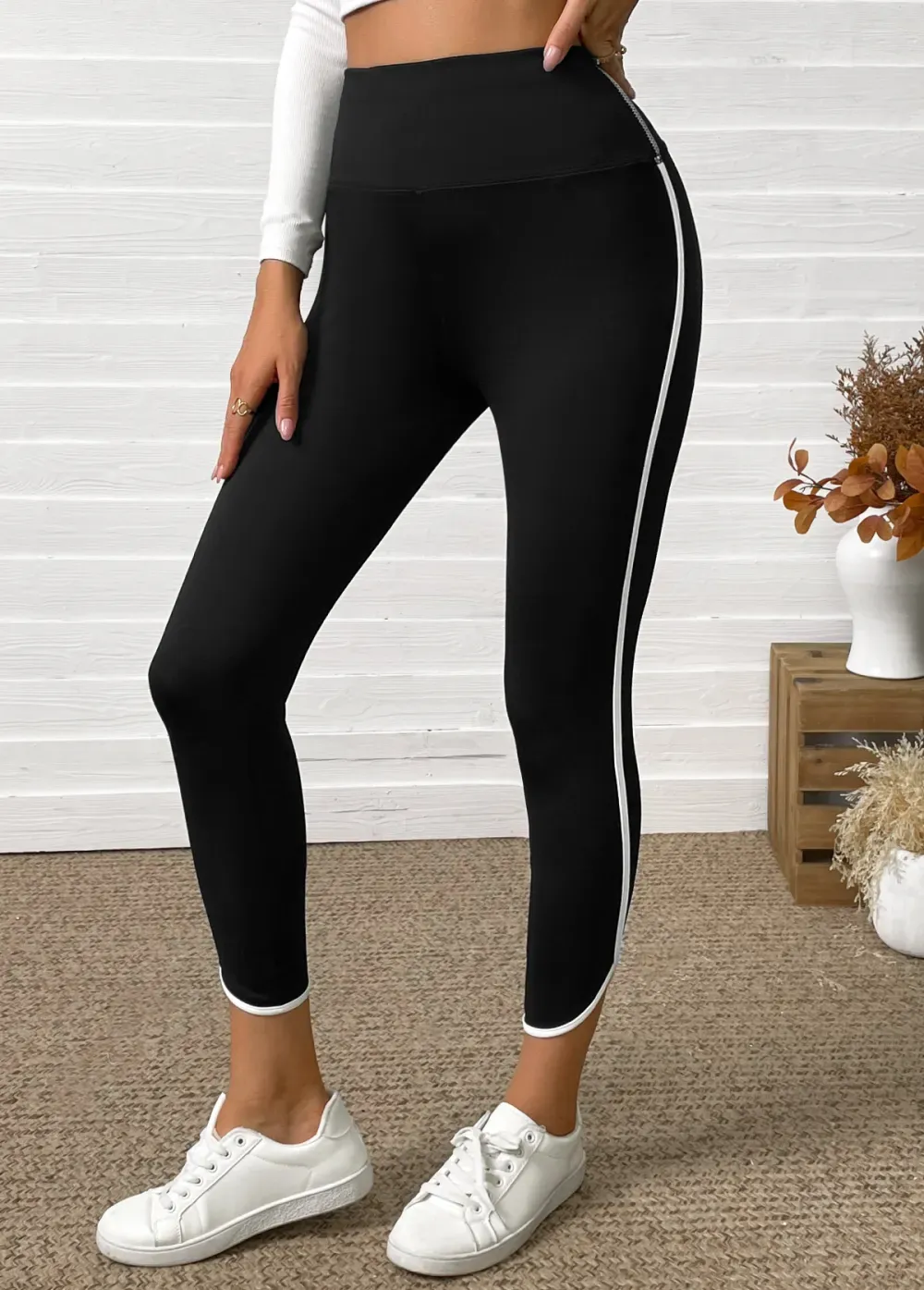 Black High Waisted Capri Elastic Waist Leggings