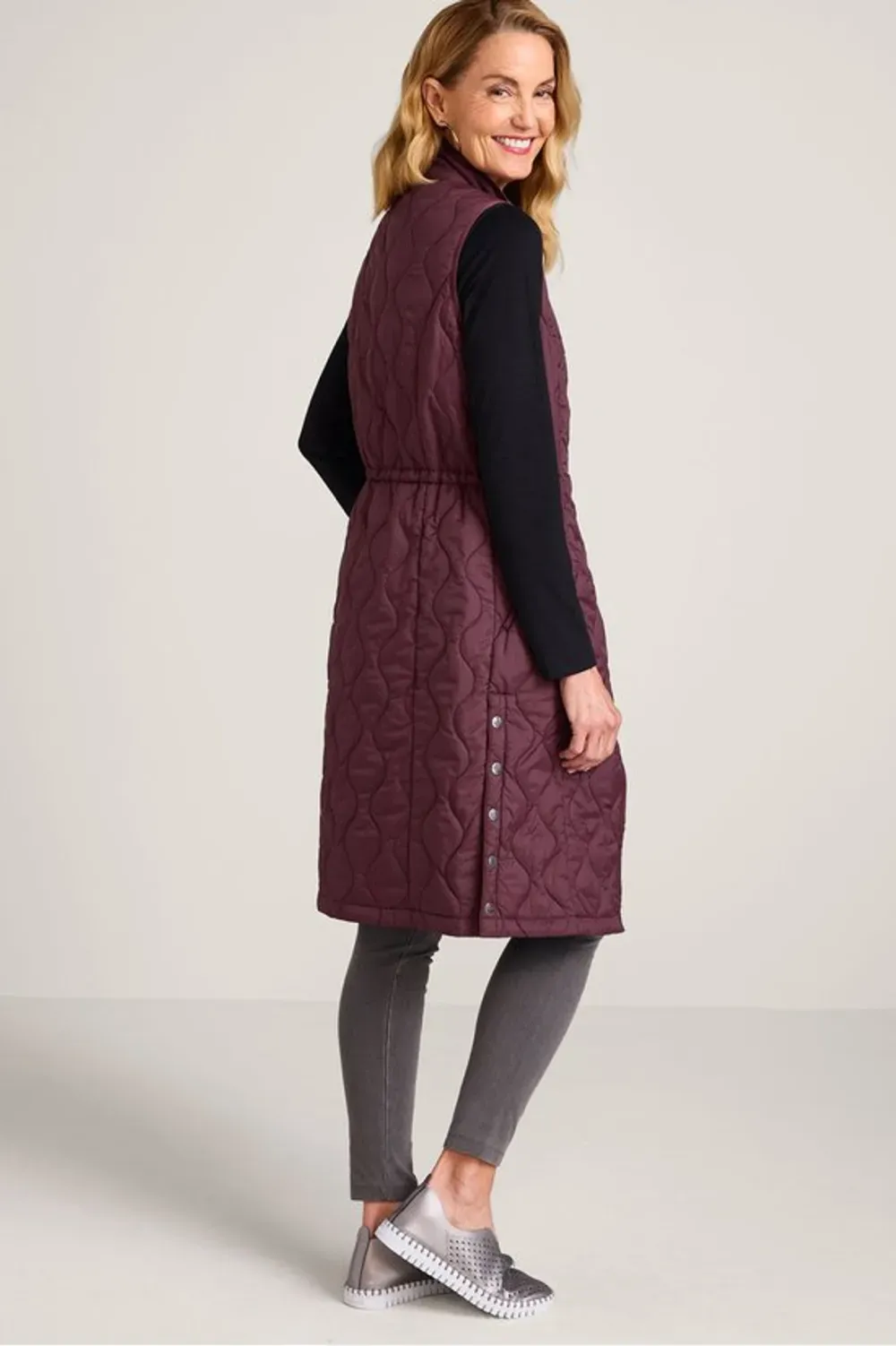 Daybreaker Lightweight Long Quilted Vest