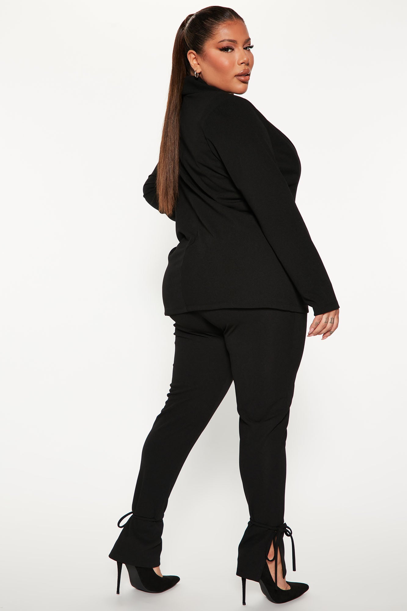 Head Of The Table Pant Suit - Black