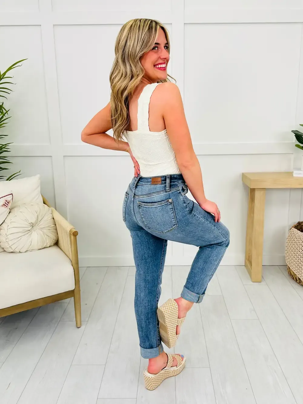 Judy Blue Instant Classic Slim Fit Jeans in Reg/Curvy