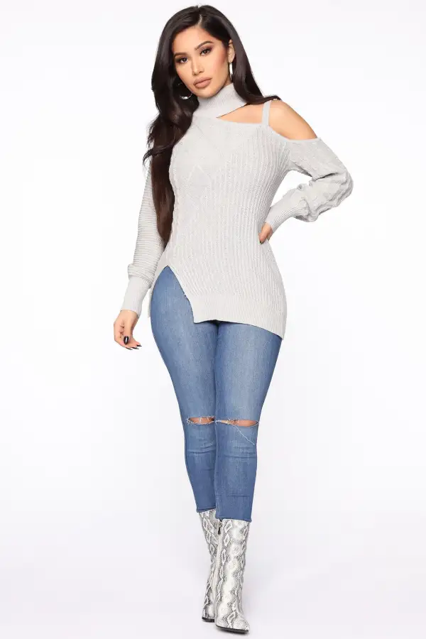 Keeping Me Away From The Cold Sweater - Grey