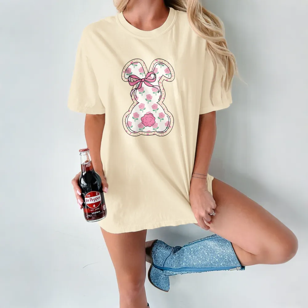 A Rabbit Outline Filled With Pink Rose Patterns, With A Pink Bow Tied Above The Ear. Cute And Sweet Style, Casual T-Shirt.