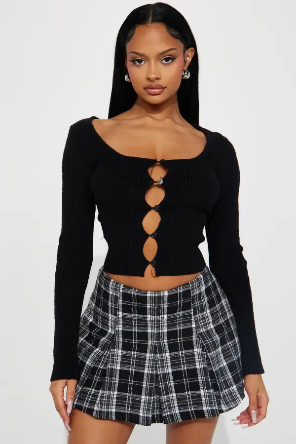 Keep Away Sweater - Black