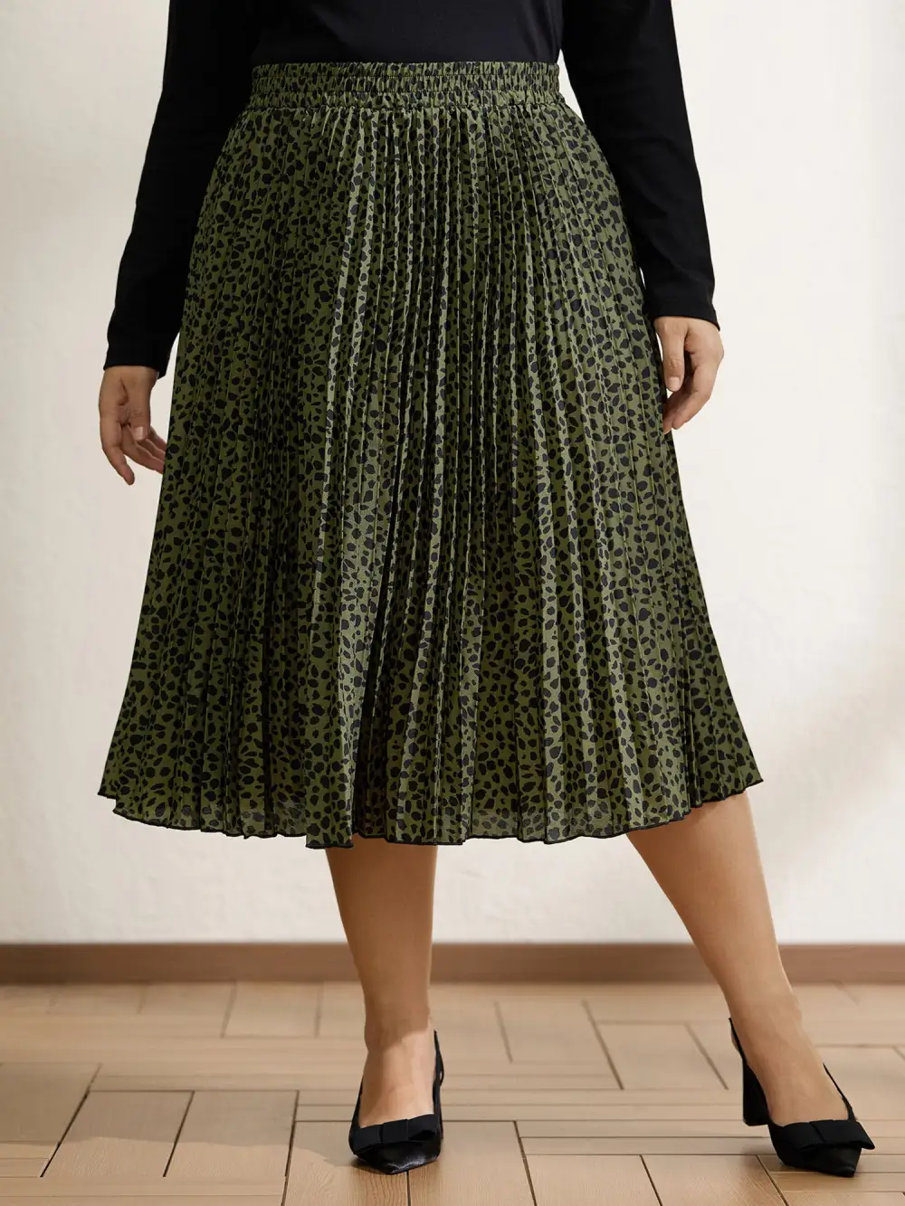 Monochrome Polka Dots Pleated Midi Skirt