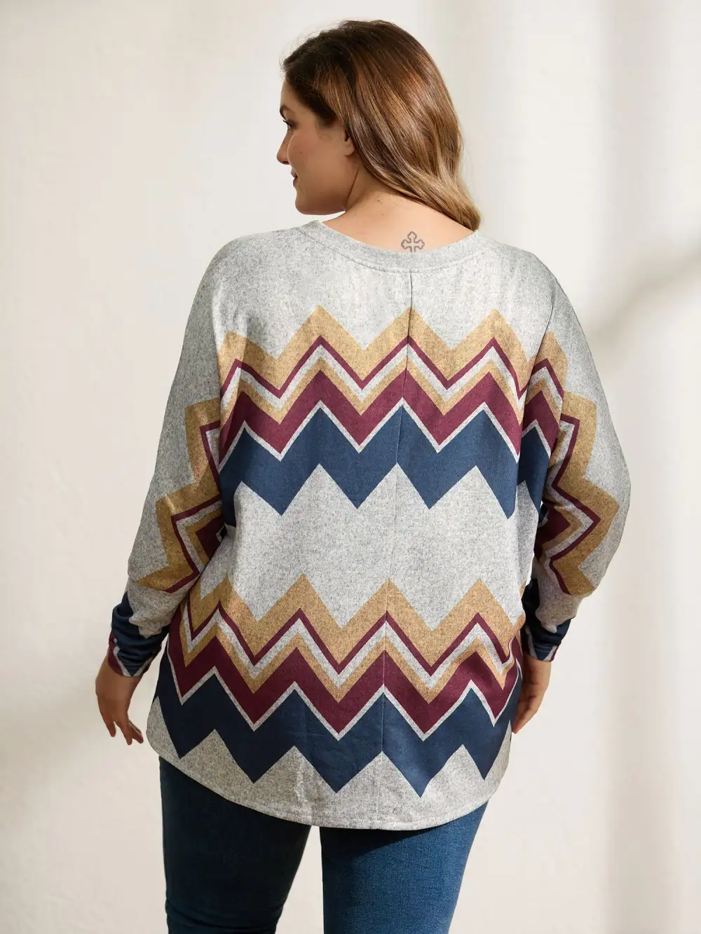 Geometric Print V-Neck Knit Top