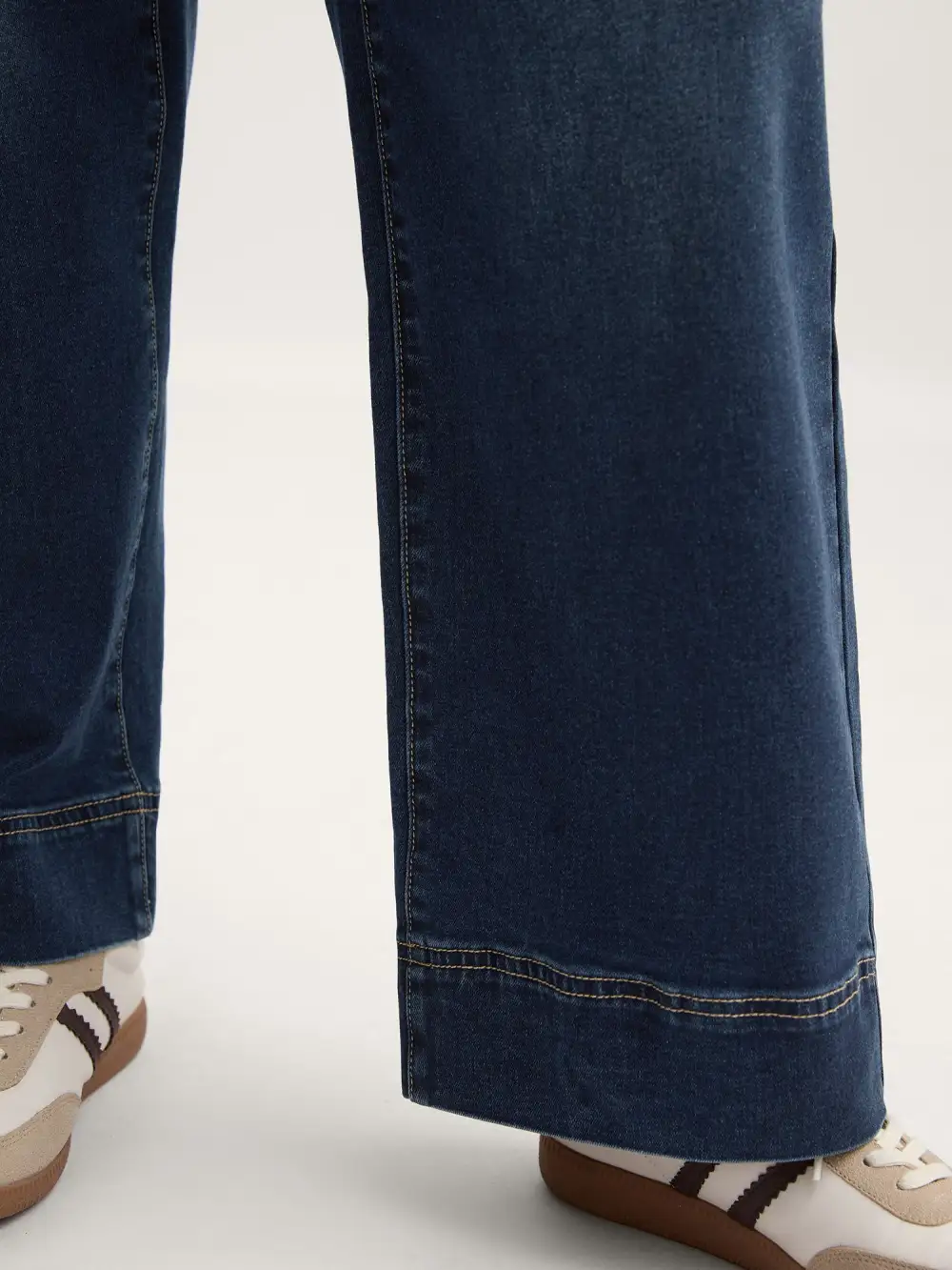 Retro Wash Straight-Leg Jeans