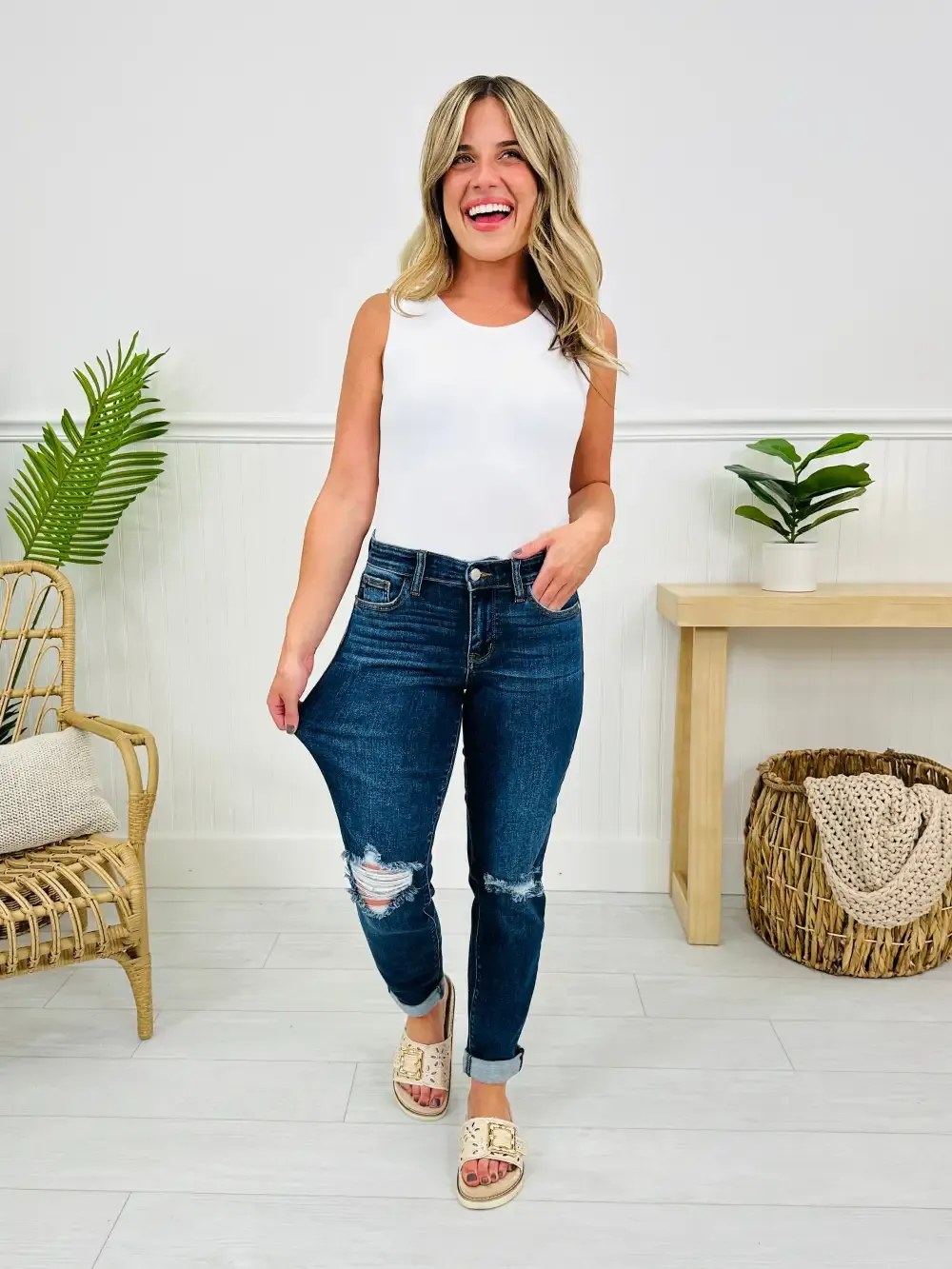 Judy Blue Walk This Way Slim Straight Leg Jeans in Reg/Curvy