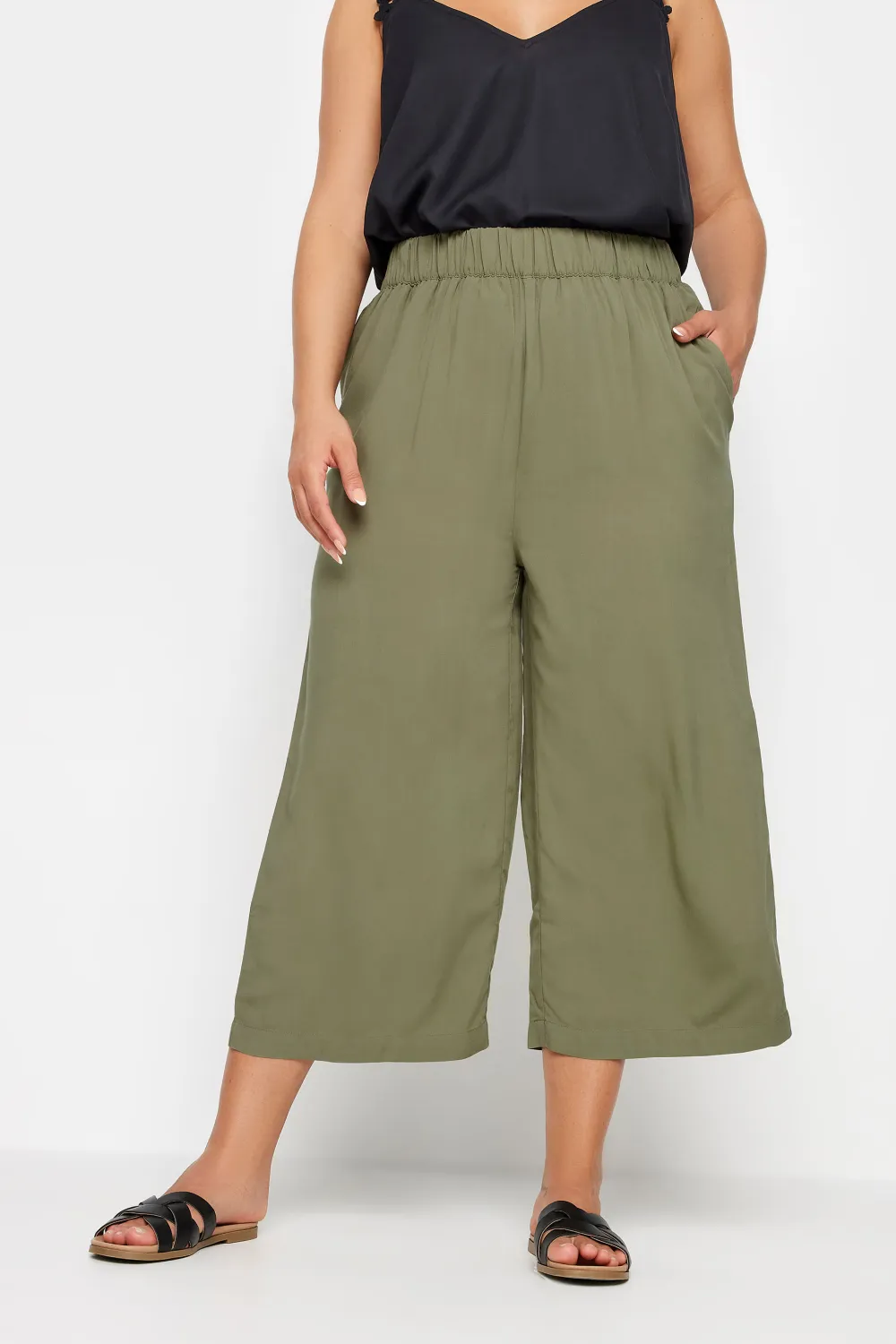 YOURS Curve Green Leaf Print Cropped Trousers