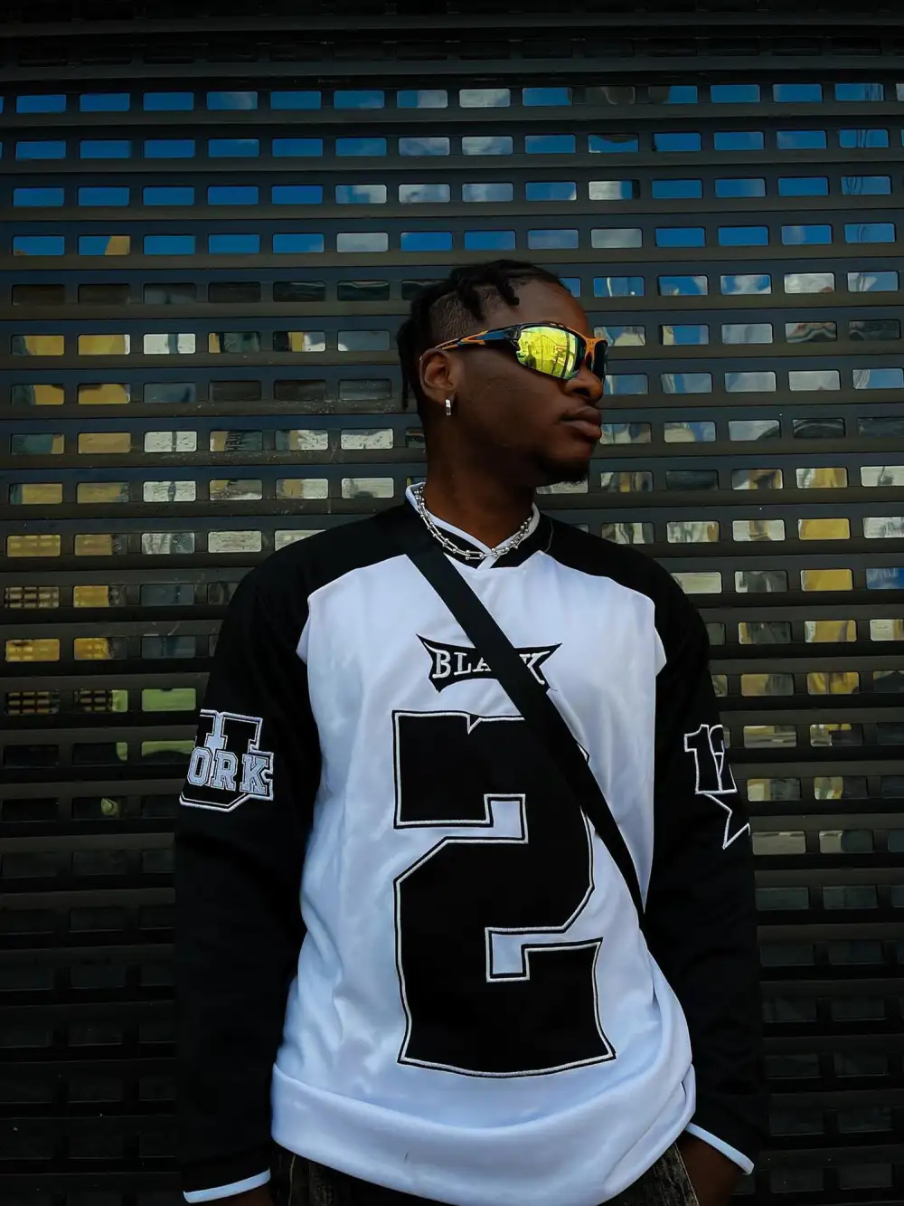 V-neck Embroidered Long Sleeve Sweatshirt - 1684