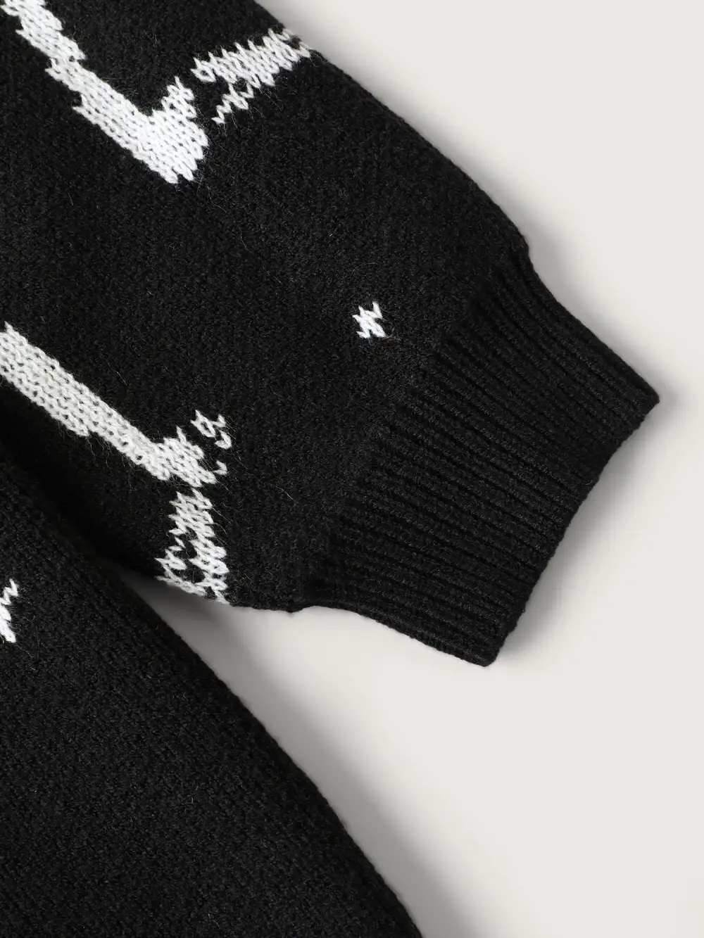 Supersoft Dancing Skeleton Print Pullover