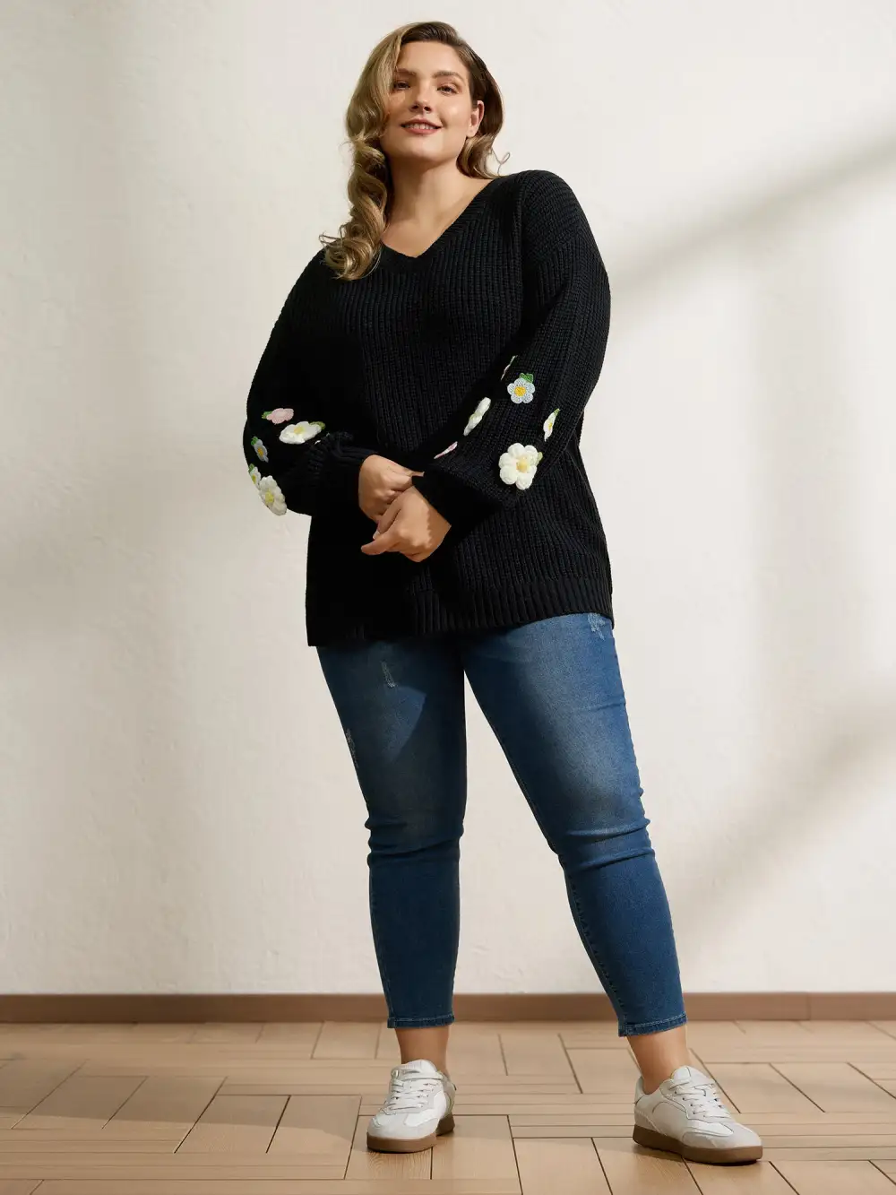 Crochet Floral Pattern V-Neck Pullover