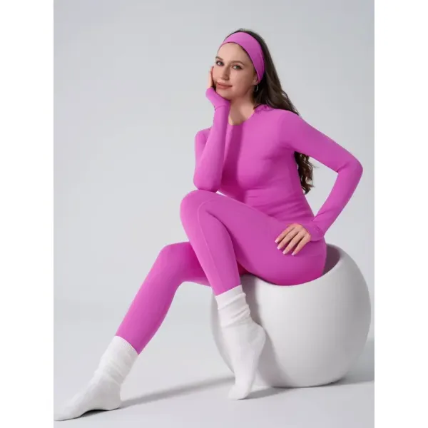 Woman's tight-fitting sports outfit