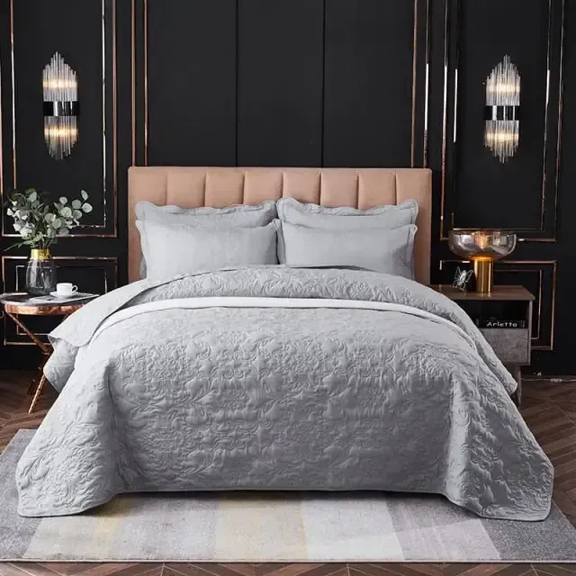 CloudNine‌ ‌Quilted‌ ‌Bed‌ ‌Set‌ ‌