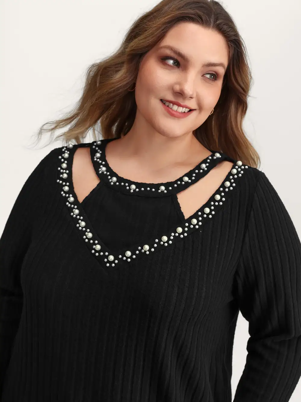 Bubble Beads Neck Cut-Out T-Shirt
