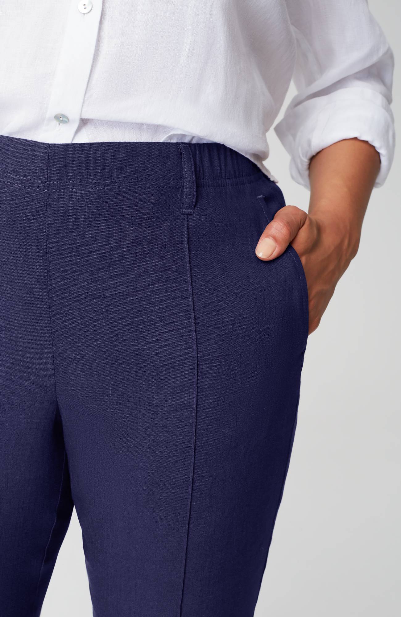 Pintucked Linen-Stretch Slim-Leg Pants