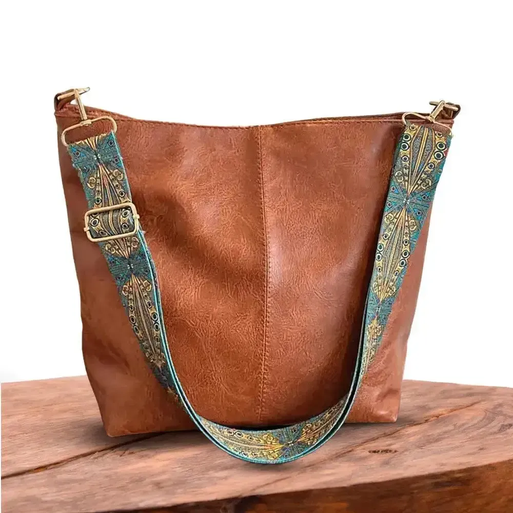 MONIKA'S BAGS - Shoulder Bag with Decor - My Favourite