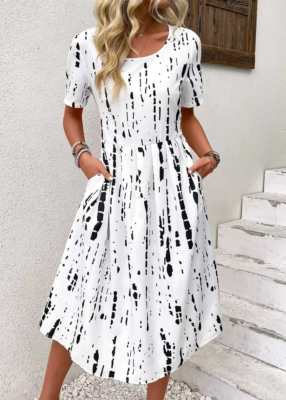 Black Geometric Print Short Sleeve Round Neck Dress