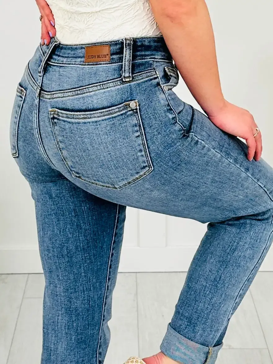 Judy Blue Instant Classic Slim Fit Jeans in Reg/Curvy