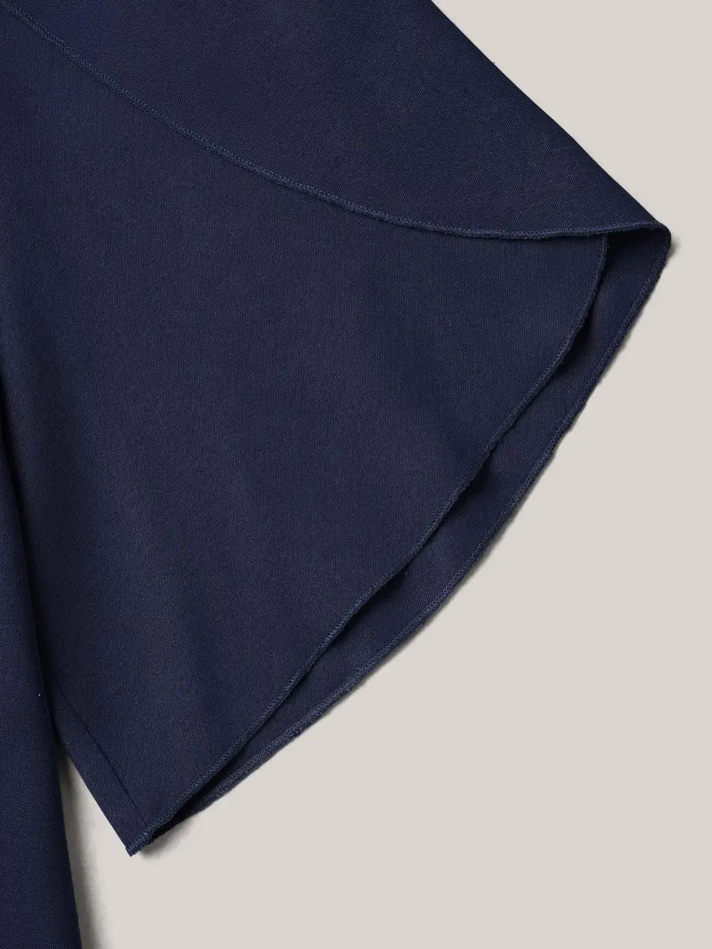 Petal Sleeve Toothpick Pleats Shirt