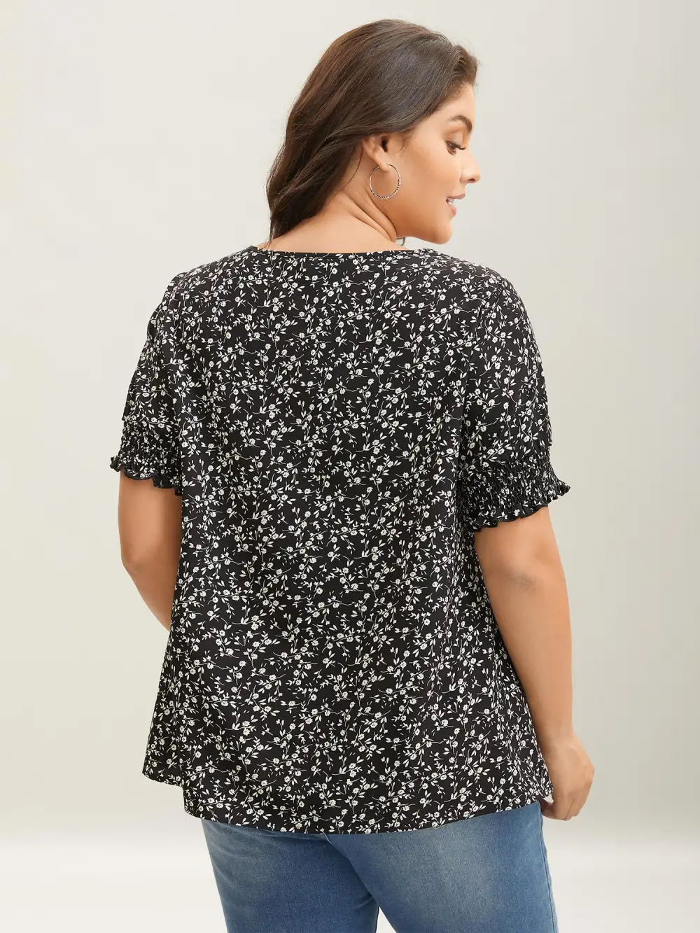 Ditsy Floral Print Curvy Hem Blouse
