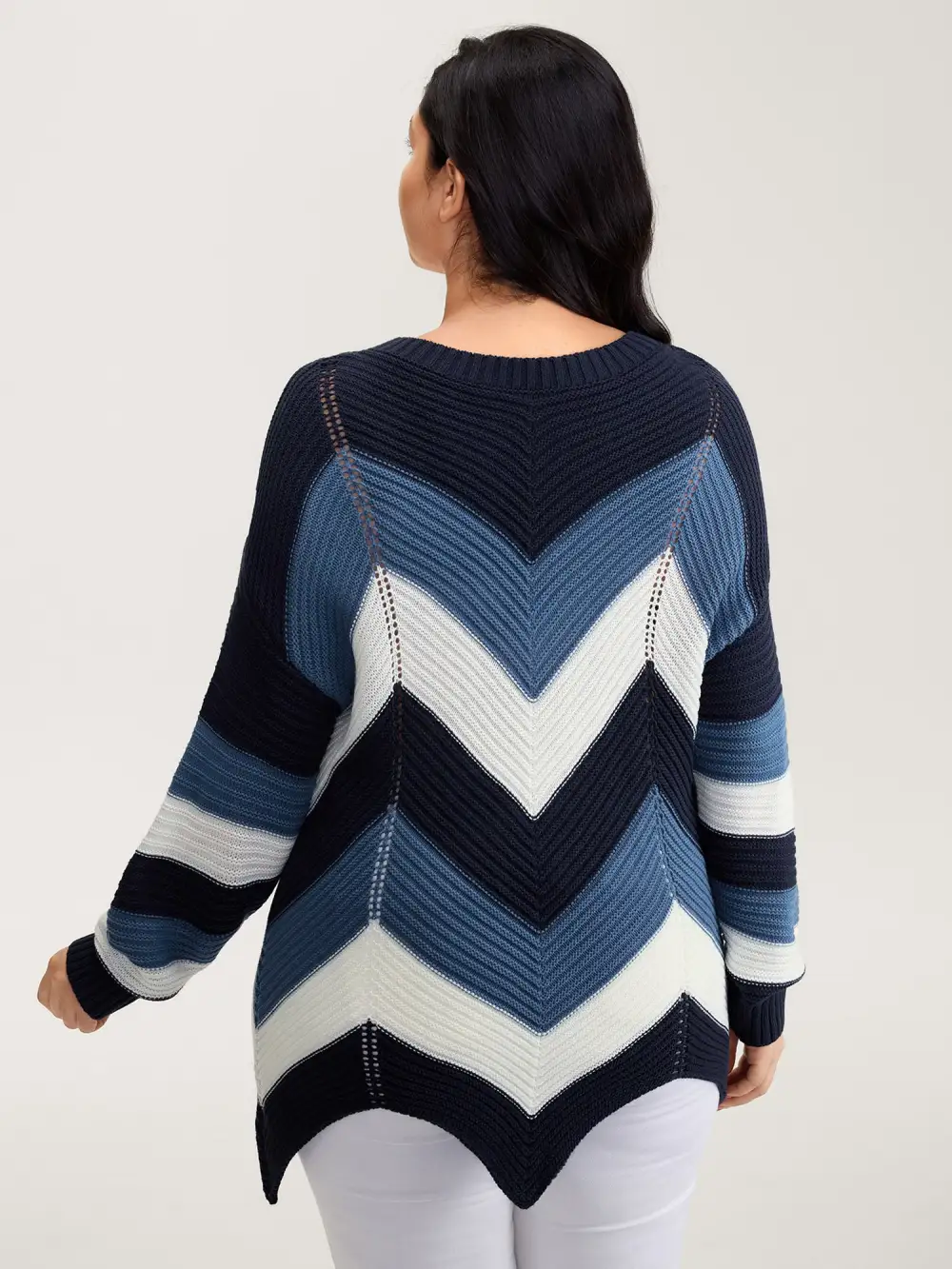 Round Neck Colorblock Asymmetrical Hem Pullover