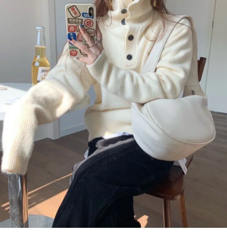 Sweet and gentle turtleneck button-down sweater