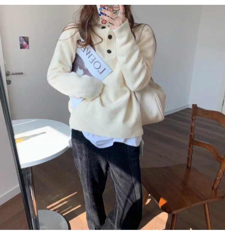 Sweet and gentle turtleneck button-down sweater