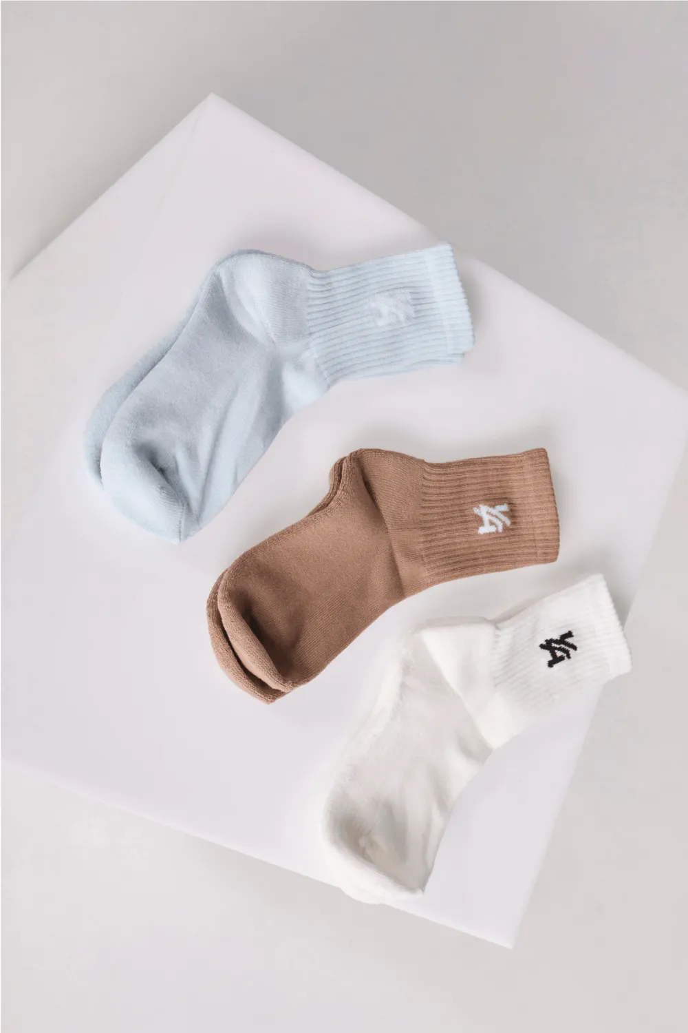 W619 Solid crew sock