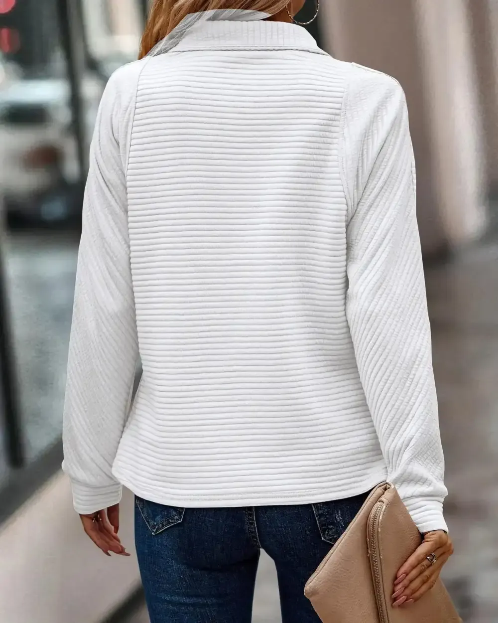 Viola - Elegant V-Neck Sweater