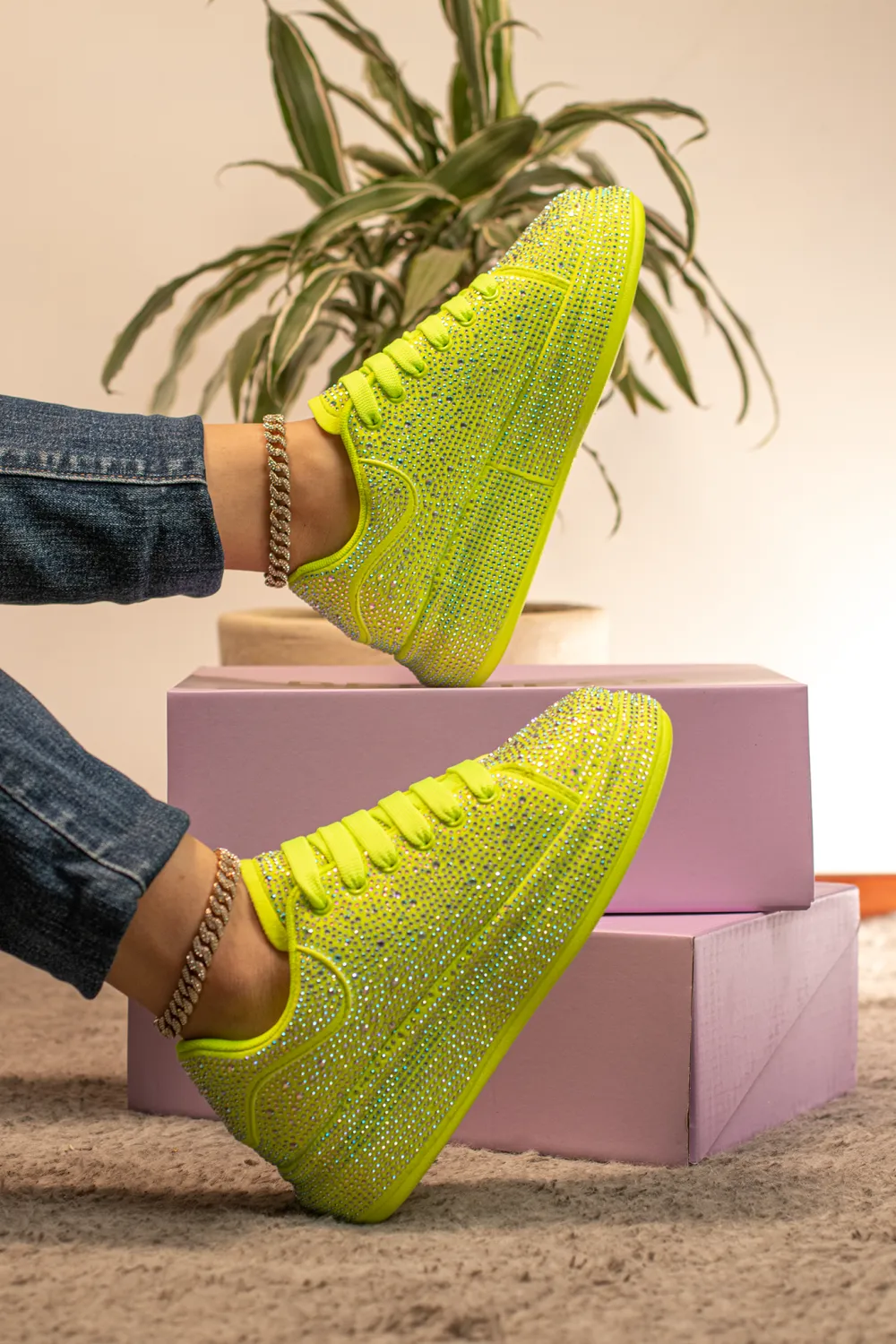 DOLLY | NEON YELLOW